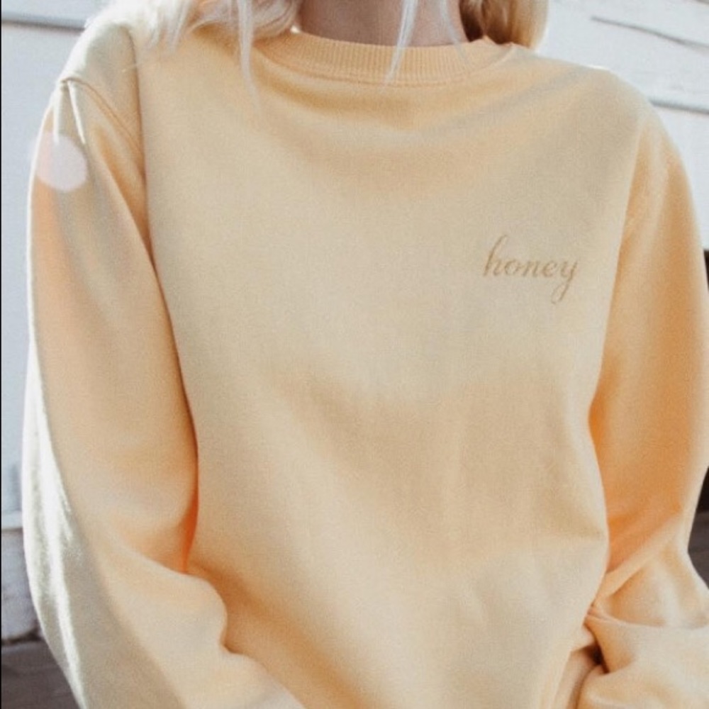 Brandy Melville ‘honey’ pullover